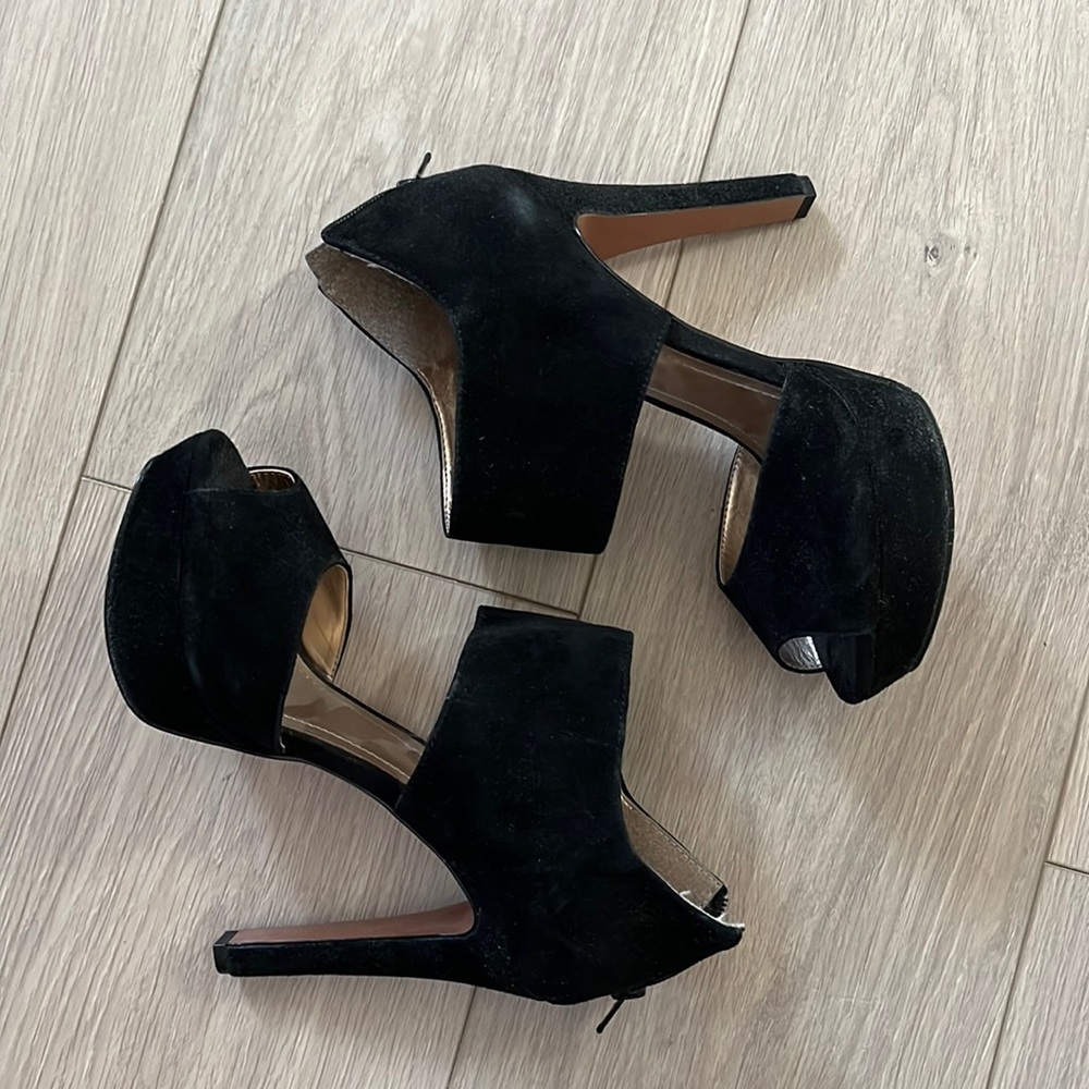 BCBG Paris Helara platform black size 7.5 New without tags